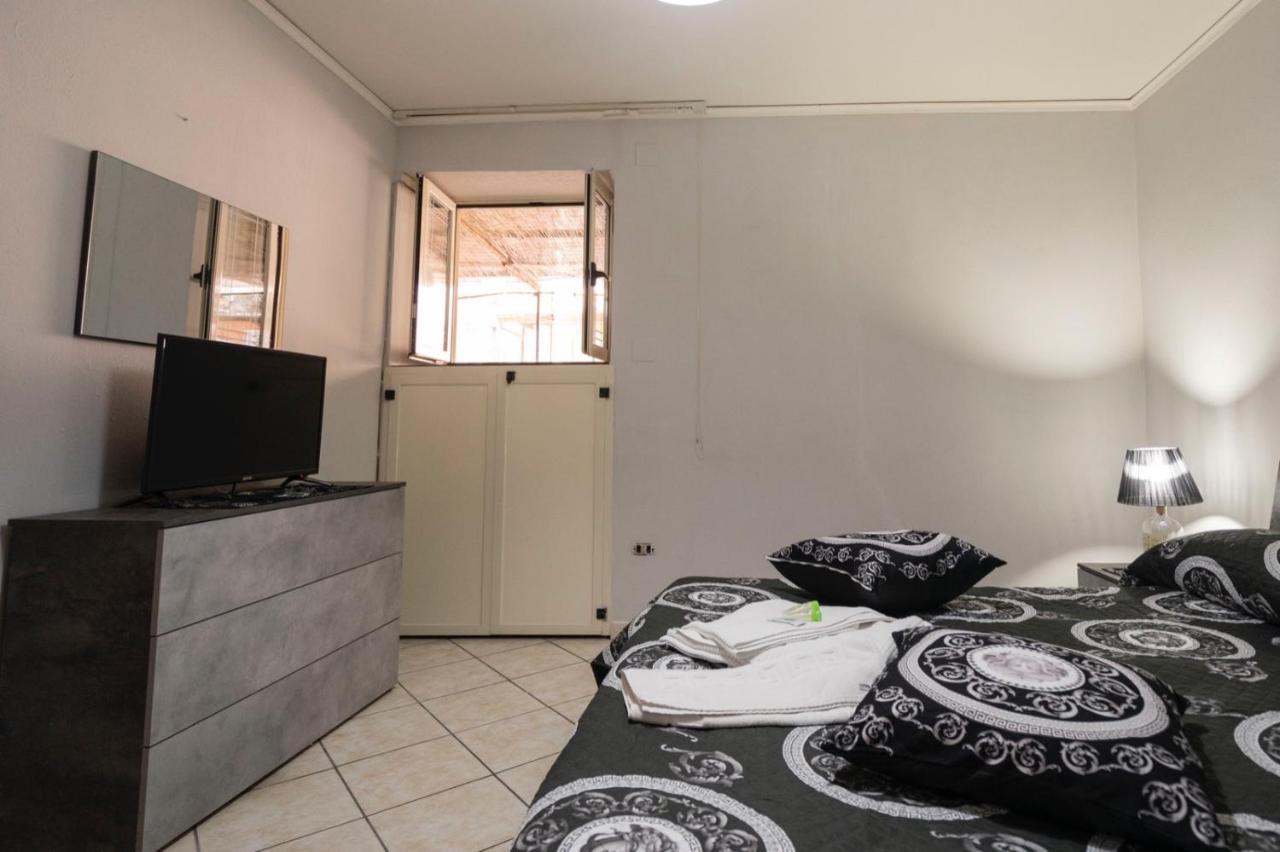Terrazza Sant Antonio Apartment Наполи Екстериор снимка
