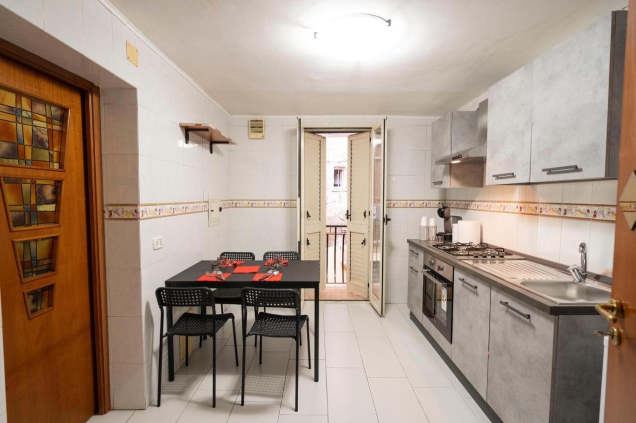 Terrazza Sant Antonio Apartment Наполи Екстериор снимка
